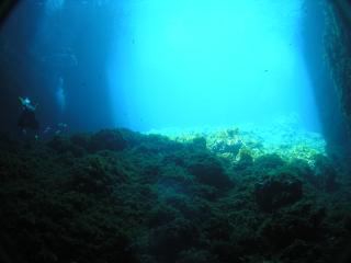 Durchtauchen zum Inlandsee Gozo